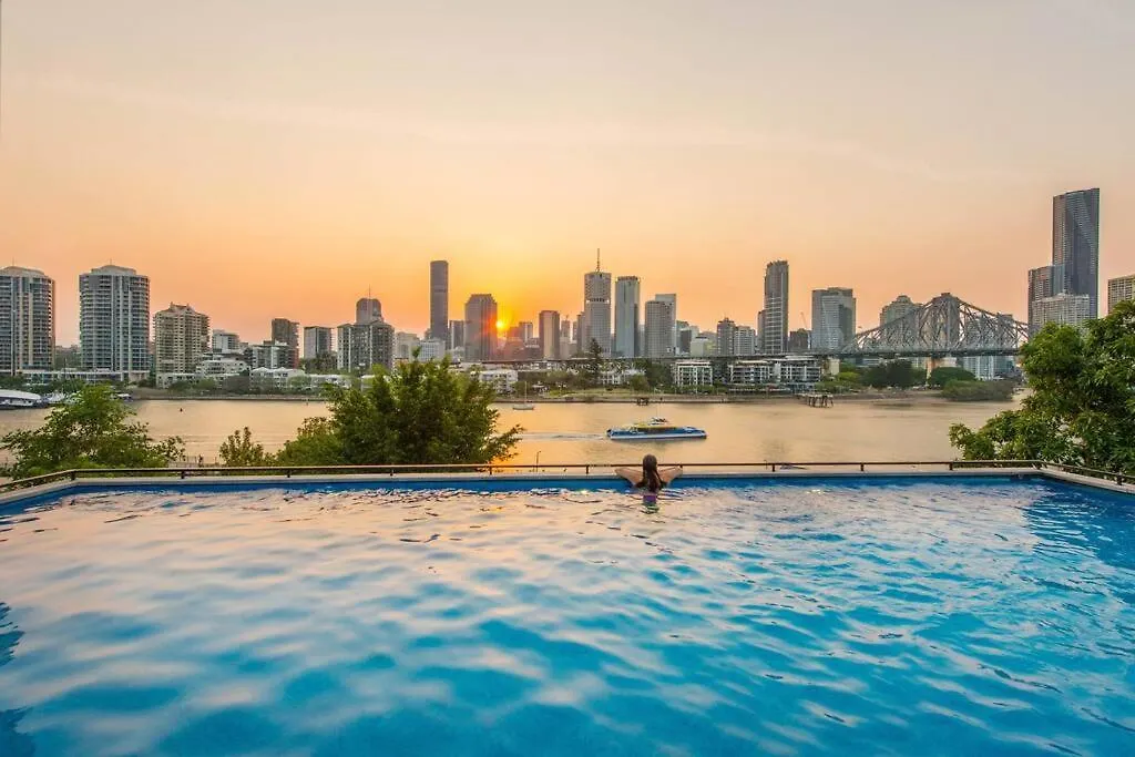 Fab! ~ Skyline City, Water + Story Bridge Views Brisbane